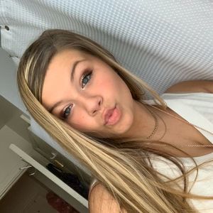 Meet your Posher, Leah